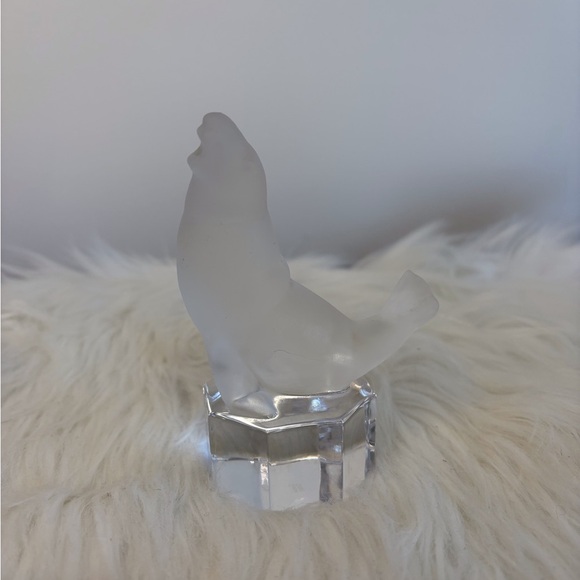 Frosted Glass Walrus Figurine - Picture 3 of 7